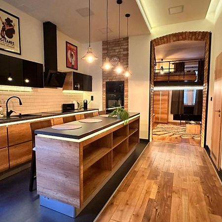 Ultra Modern Home Будапеща Екстериор снимка